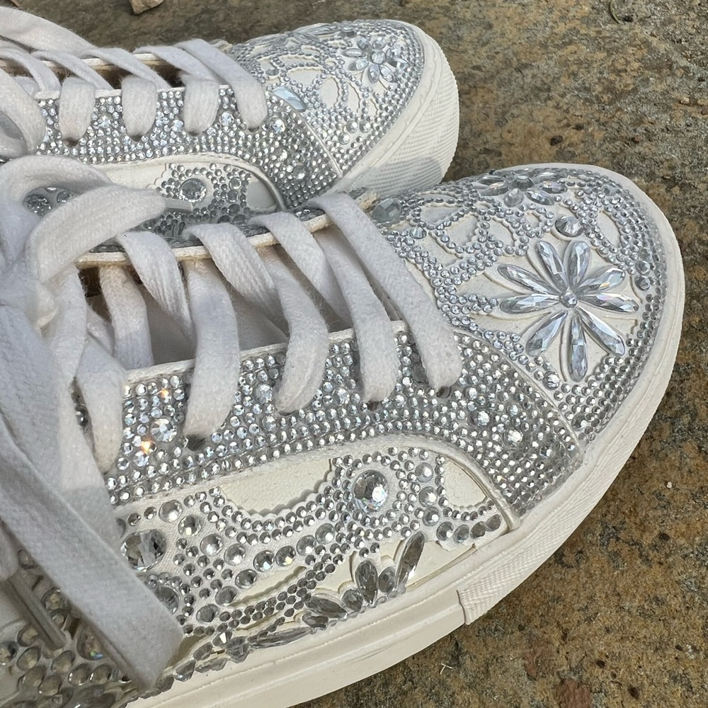 Betsey Johnson Extra Sparkly Reily Sneaker - Picture 4 of 12